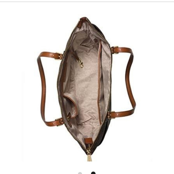 🔹️Michael Kors🔹️ JET SET EAST WEST ZIP TOP SIGNATURE TOTE  ✨️🤎 - Picture 3 of 8